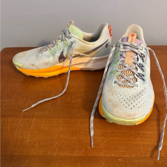 Nike Women’s Pegasus Trail 5 - Picture 2 of 6